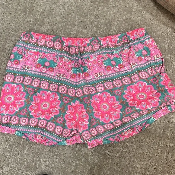 Authentic Vineyard vines women’s shorts - Picture 6 of 8